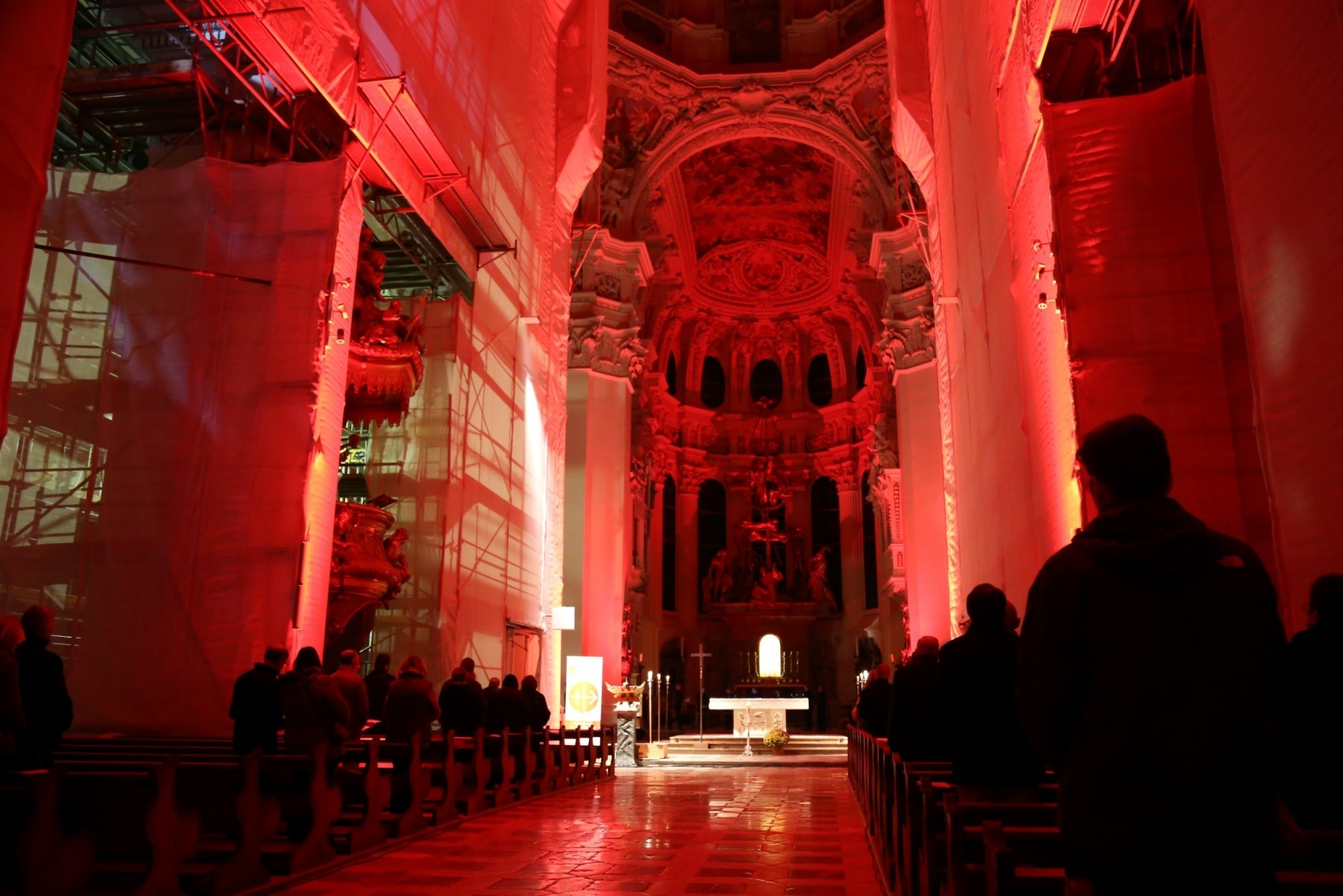 03 Gebetsabend im Passauer Dom c KIRCHE IN NOT