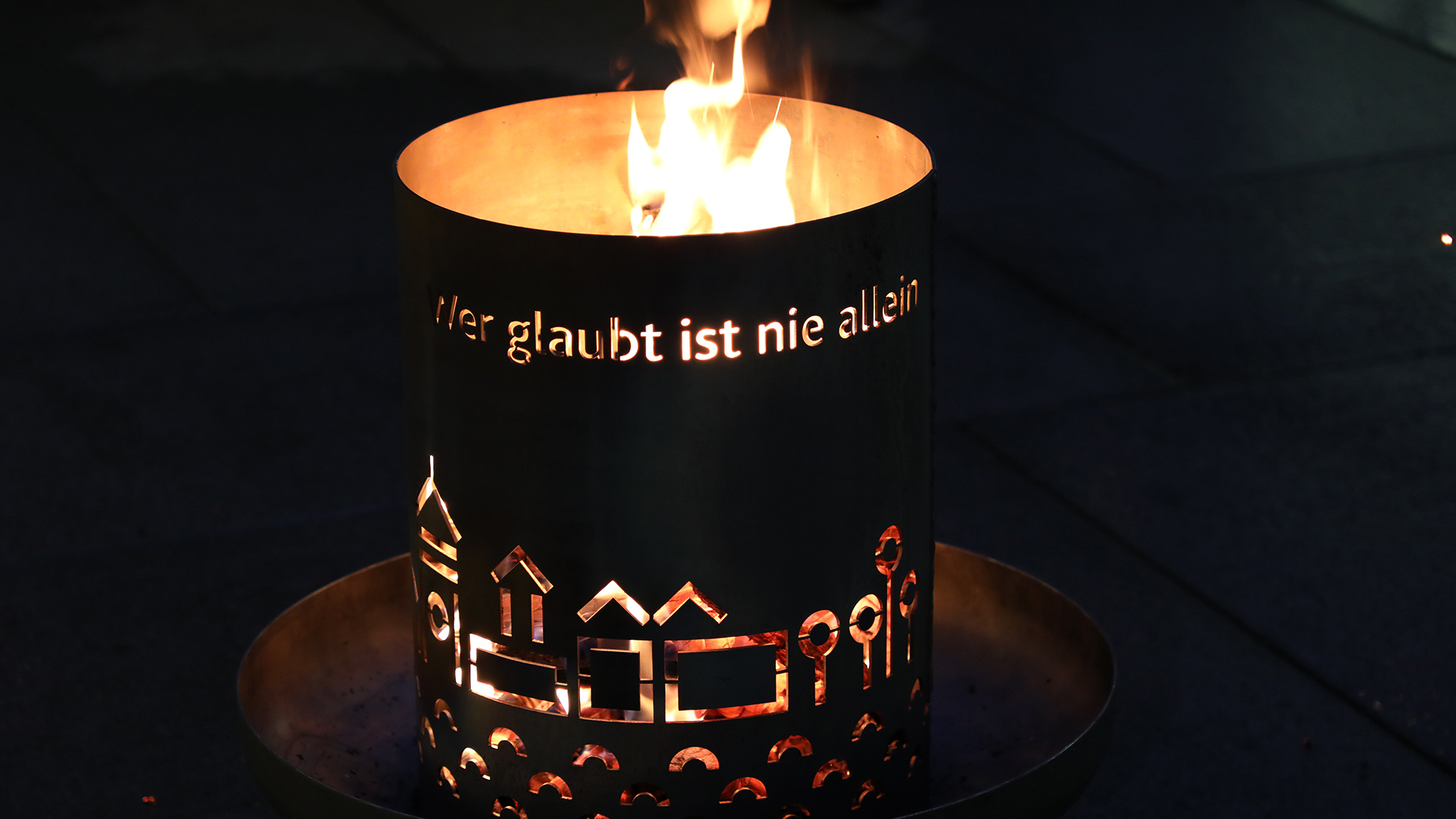 191210 Feuerschale Bistum Caritas title
