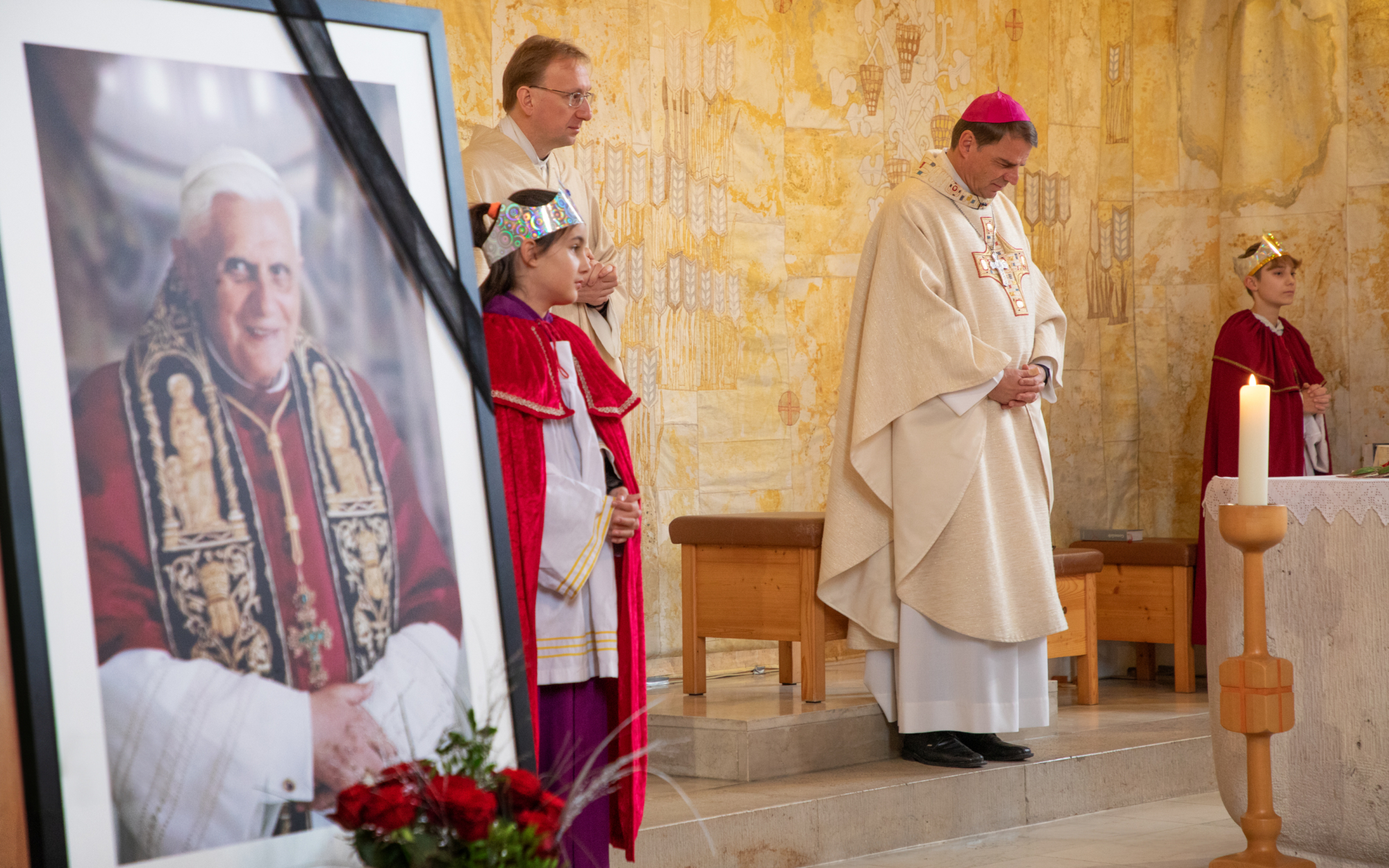 311223 Gedenkgottesdienst Papst Marktl 4b