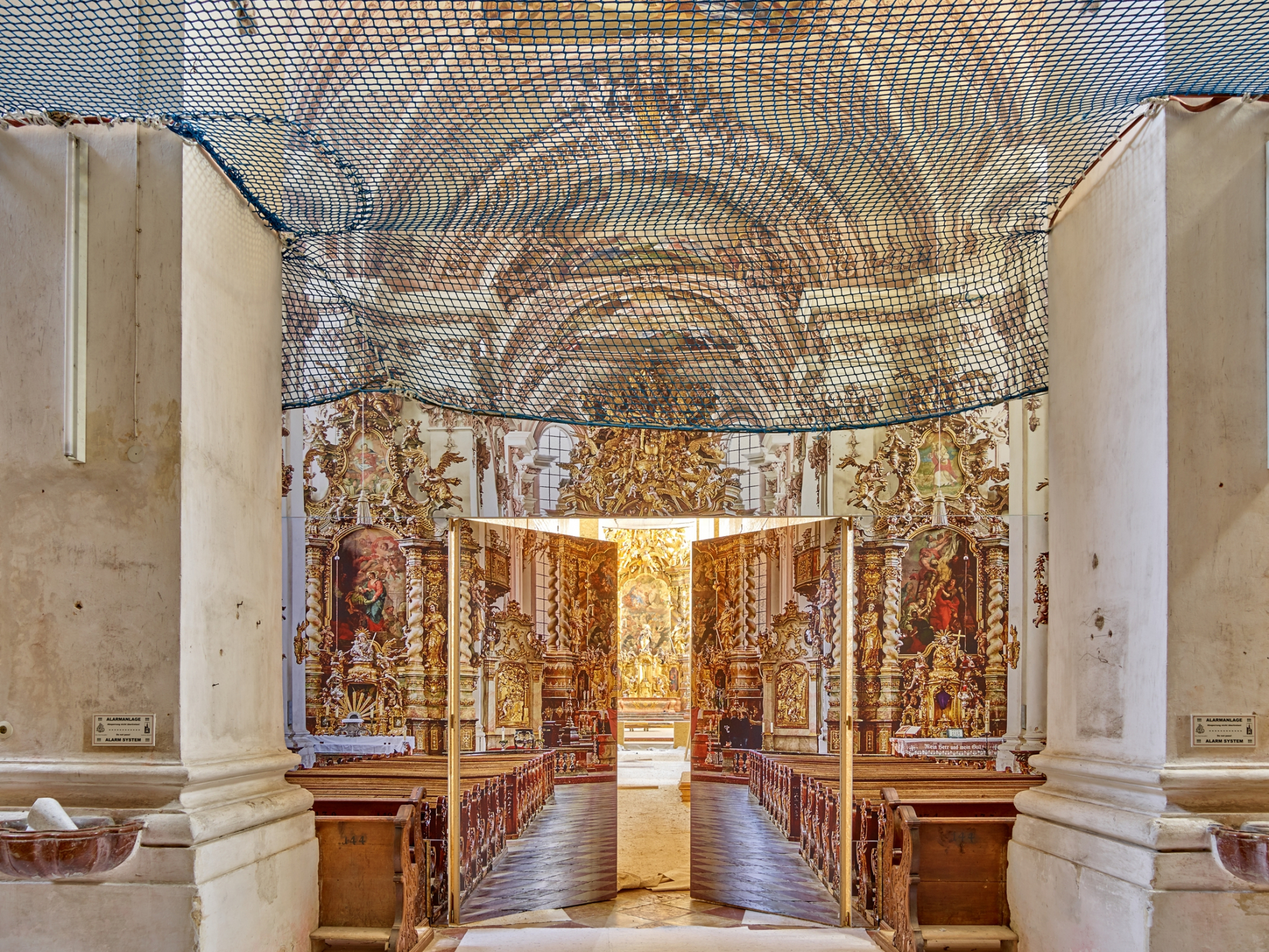 2019_news_Asamkirche-Aldersbach_Innenraum-auf-Großleinwand_CF003407_peda_r