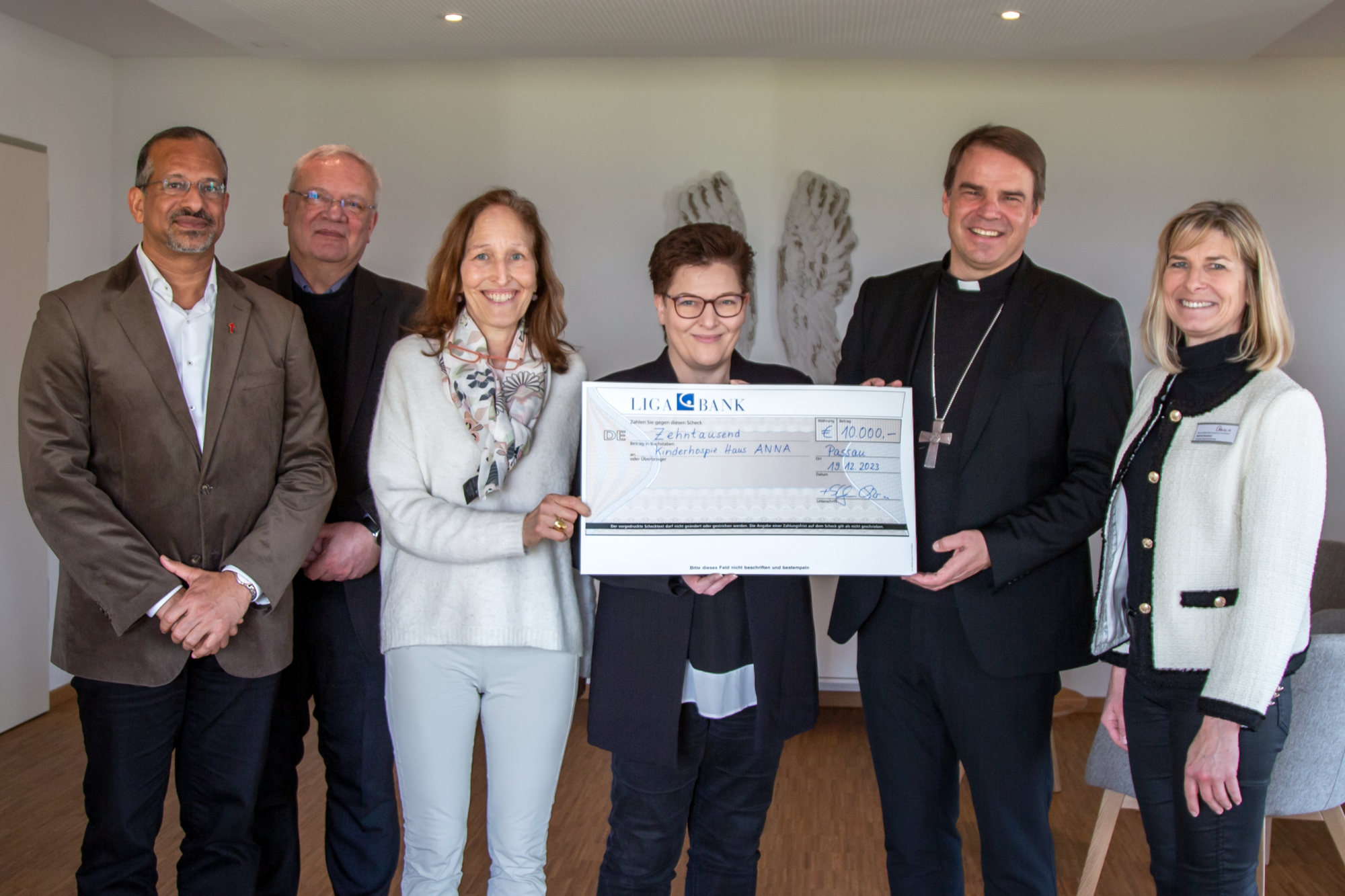 Bischof Oster besucht Haus ANNA Susanne Schmidt