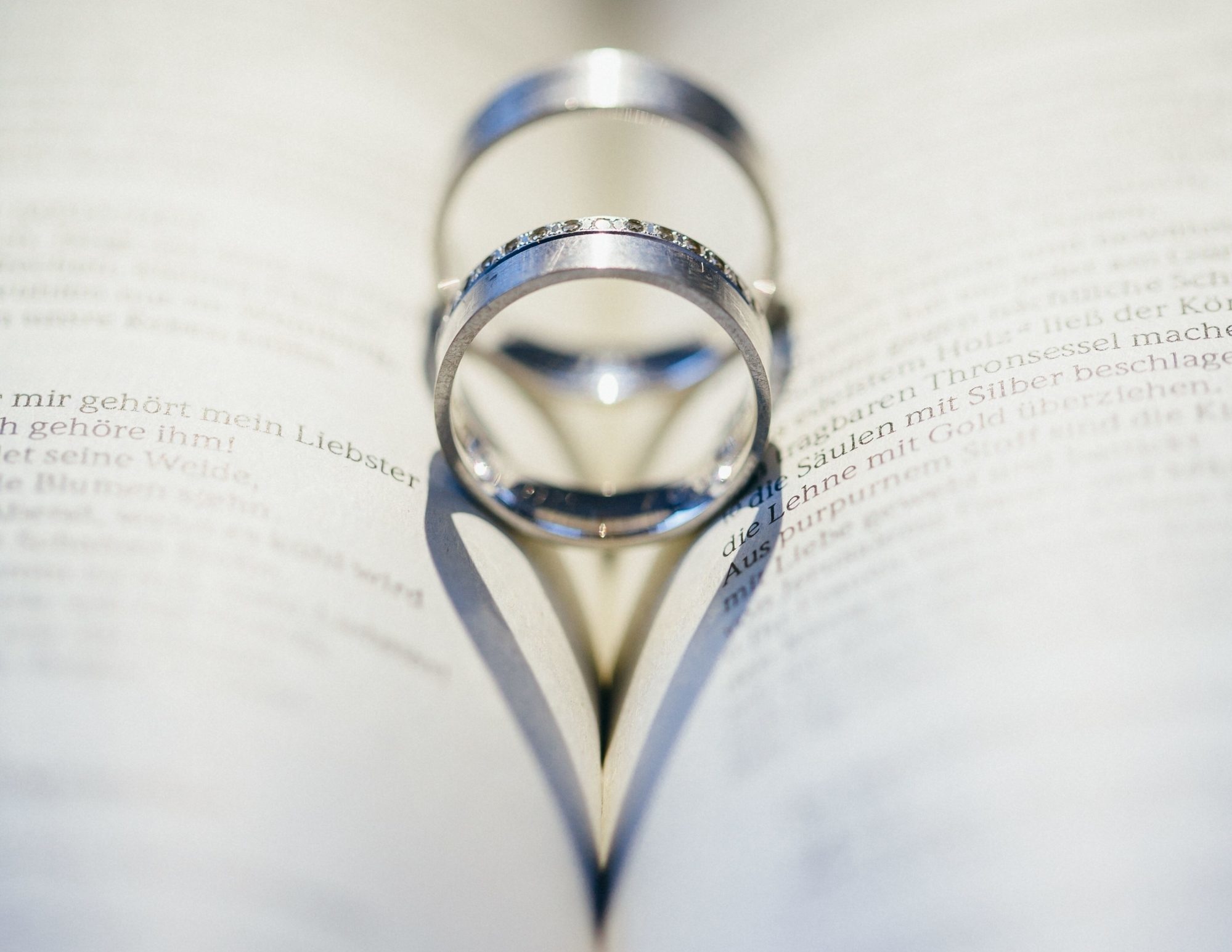 Eheringe und Bibel
