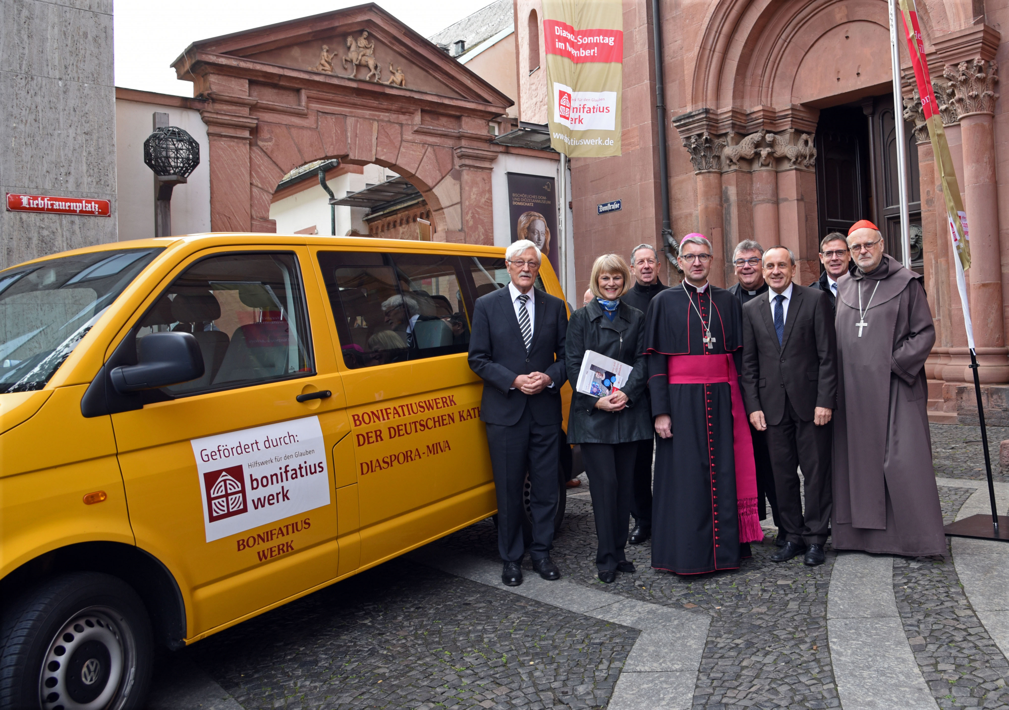 Gruppenfoto_Diaspora_Aktion_Foto_Kleibold-2