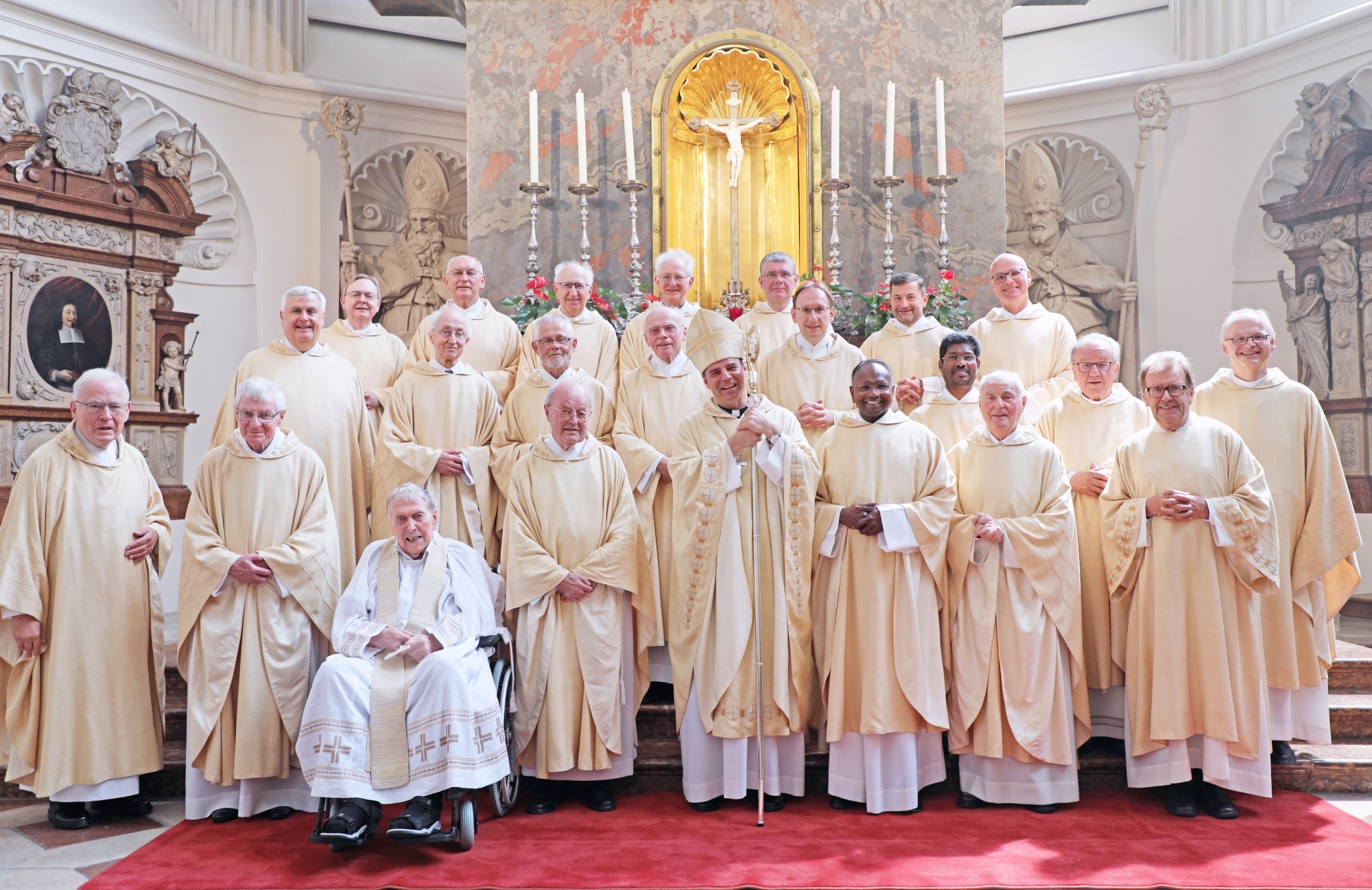 Gruppenfoto Priester v2