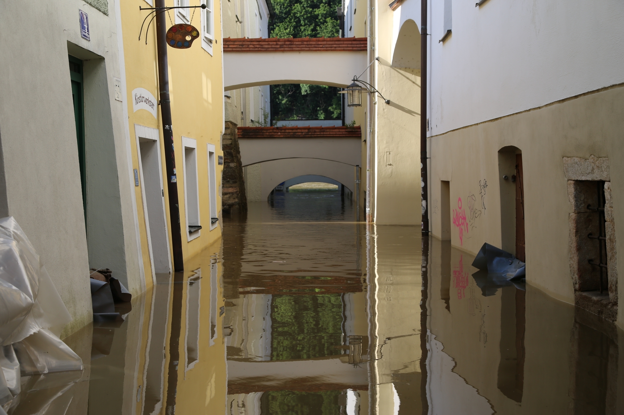 Hochwasser Passau Ueberschwemmte Gasse Susanne Schmidt