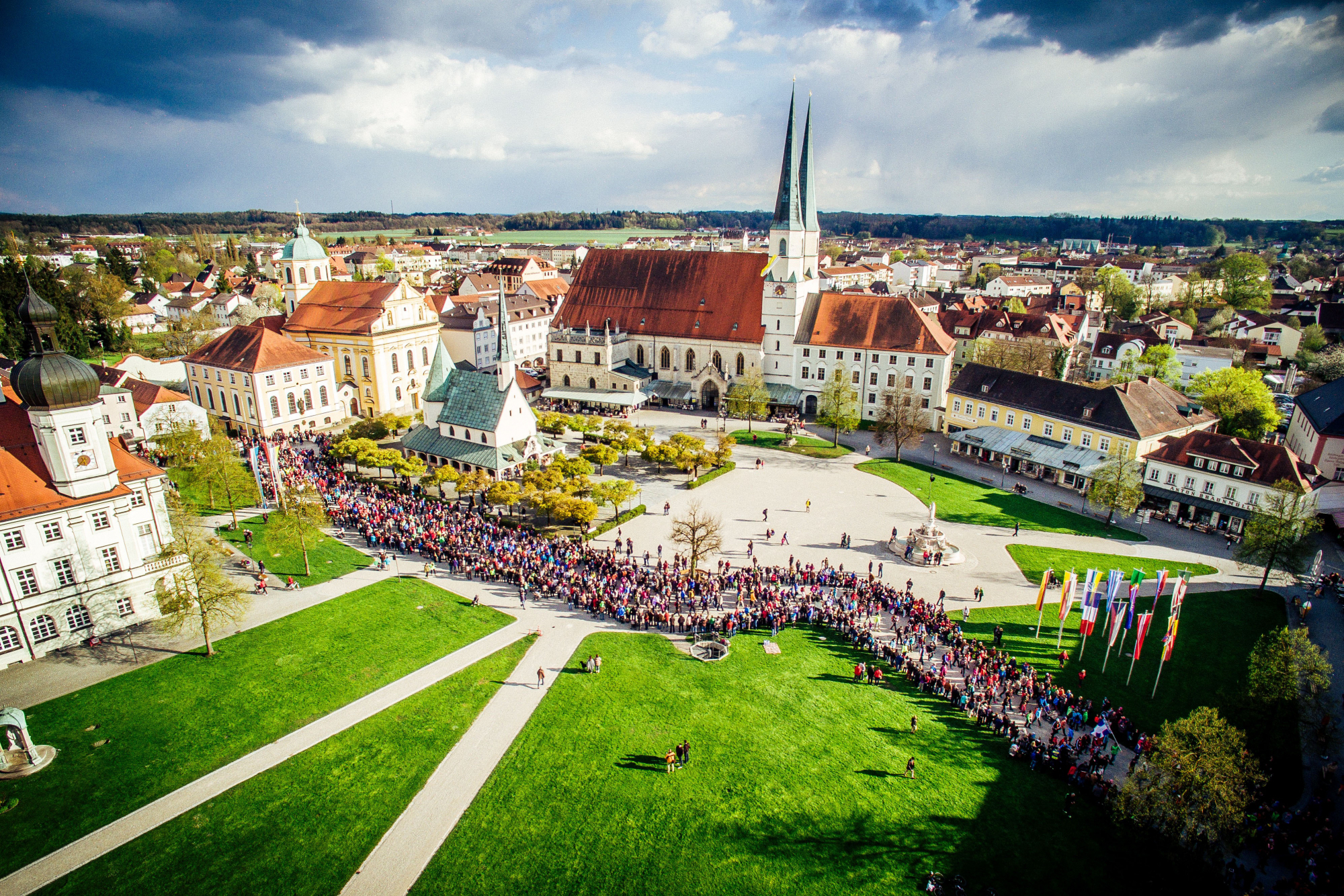 Jugendwallfahrt_Lufaufnahme_18_4_2015-50