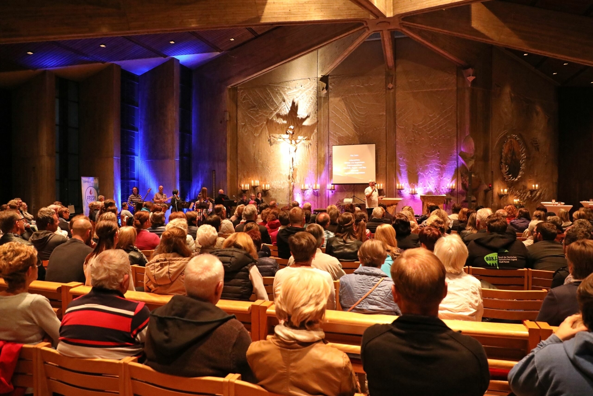 Mittel Lobpreiskirche Glaeubige Wolfgang Christian Bayer