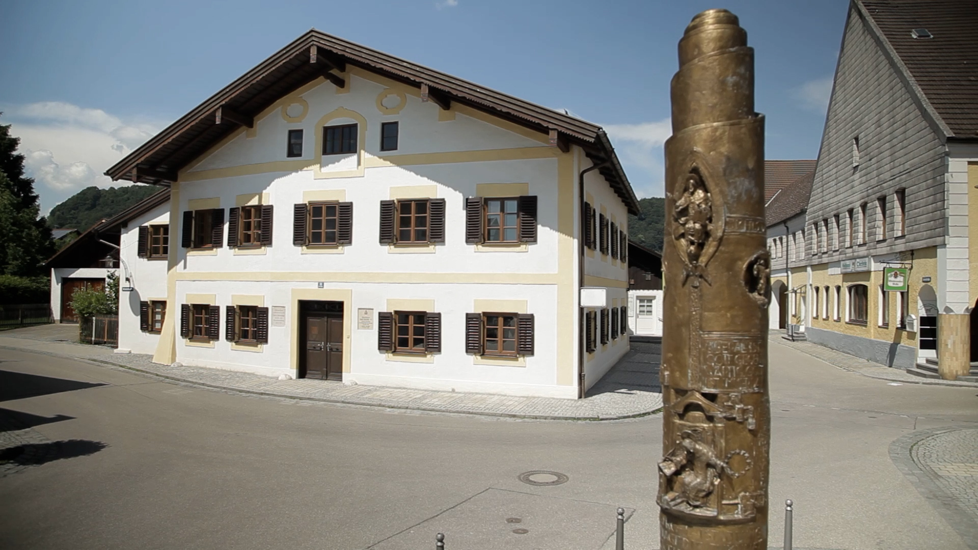 Papstgeburtshaus Marktl Papstsaeule 2