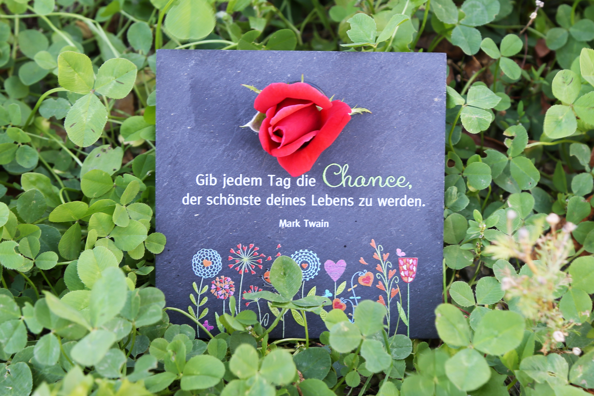 Schieferrelief Totale mit Vase