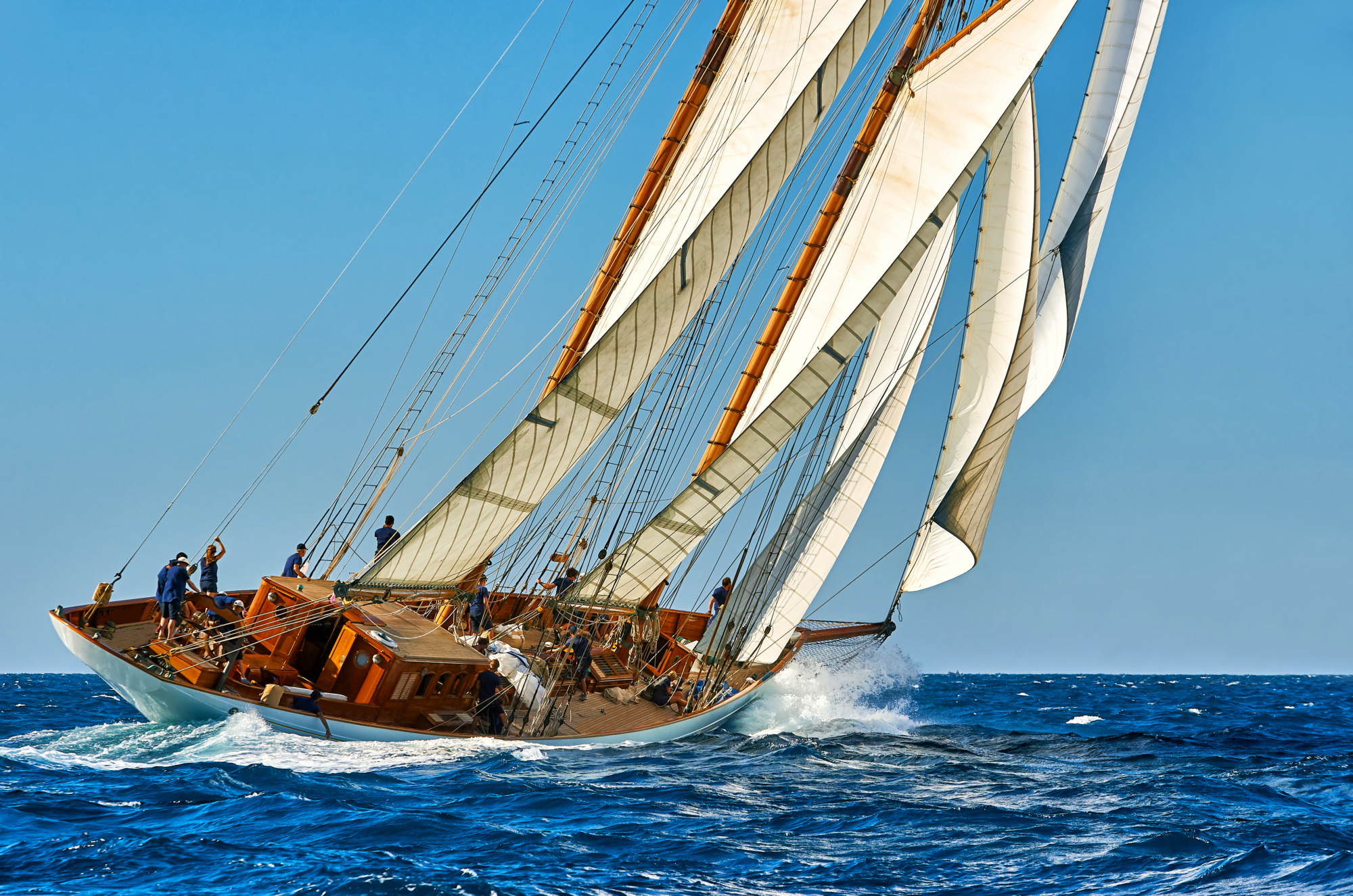 Segelschiff shutterstock 1705149019 gekauft über Grafikabteilung