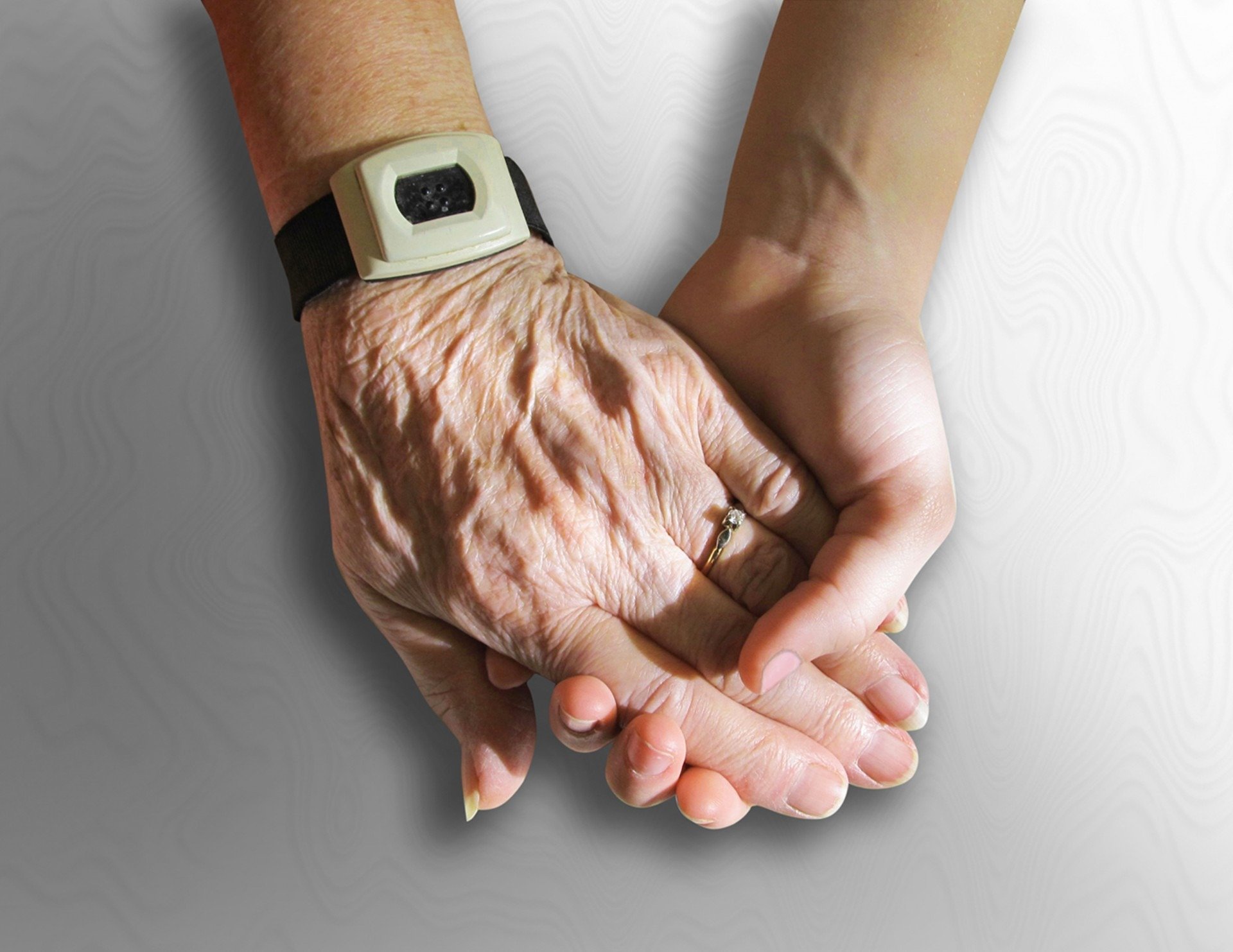 Hand Pflege PublicDomainPictures from Pixabay