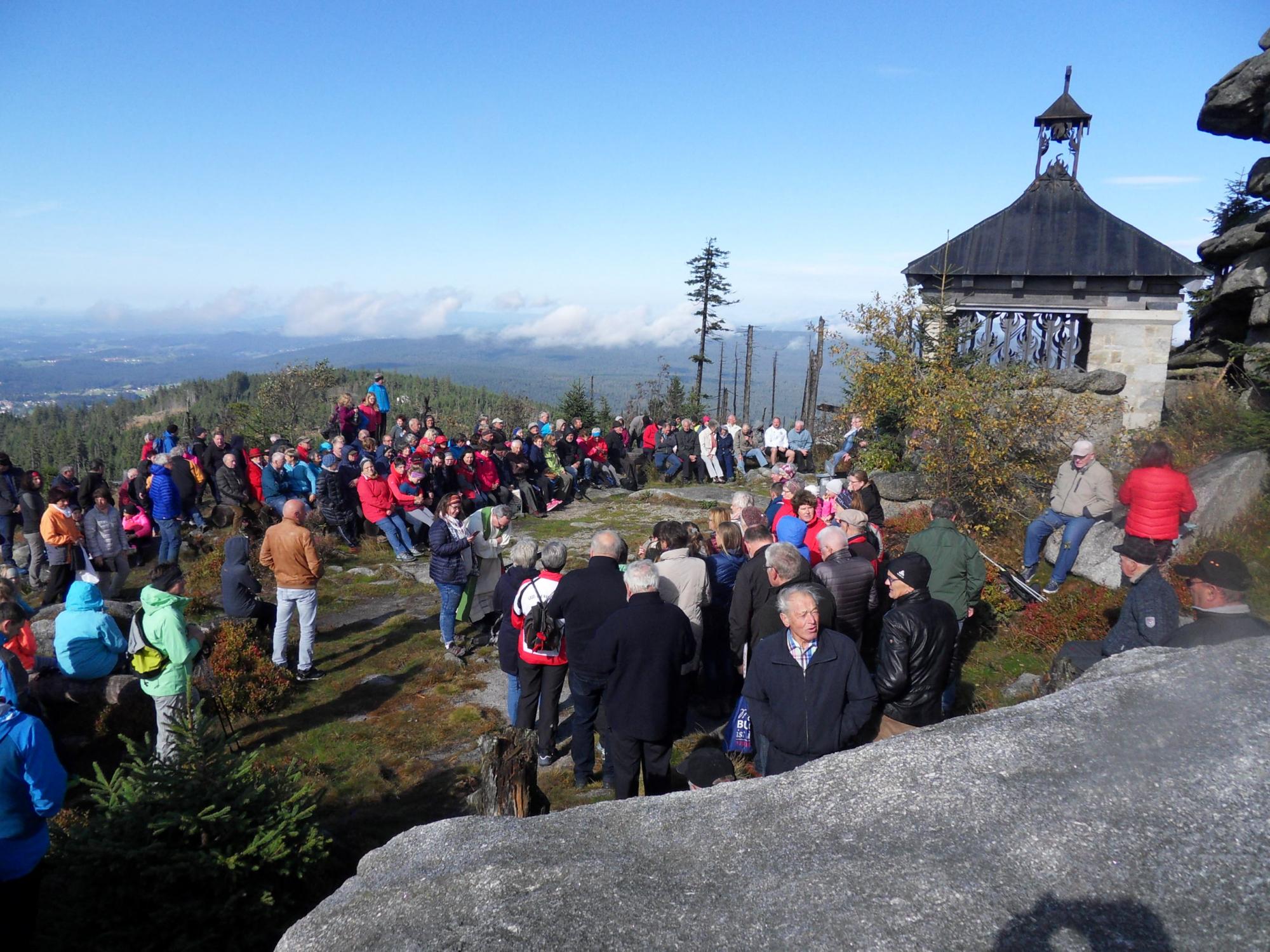News_2019_Besucher-mit-Kap