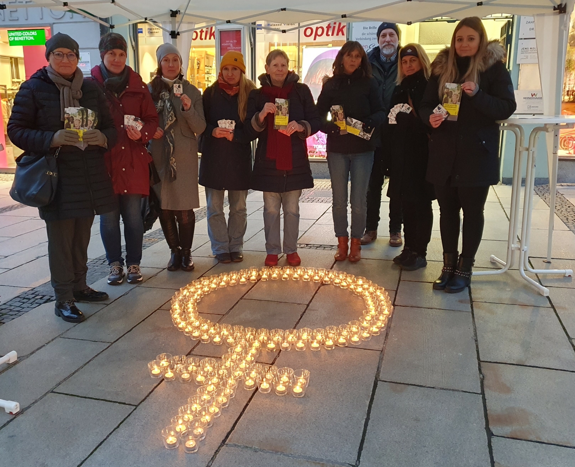 November22 mahnwache gruppe