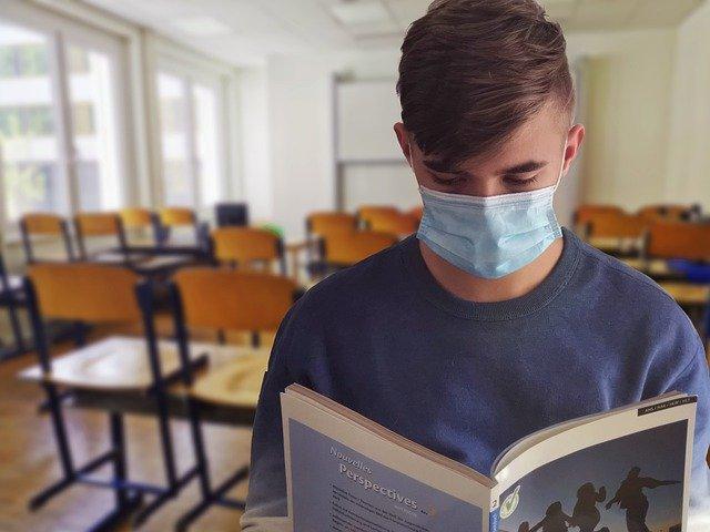 Student 5520411 640