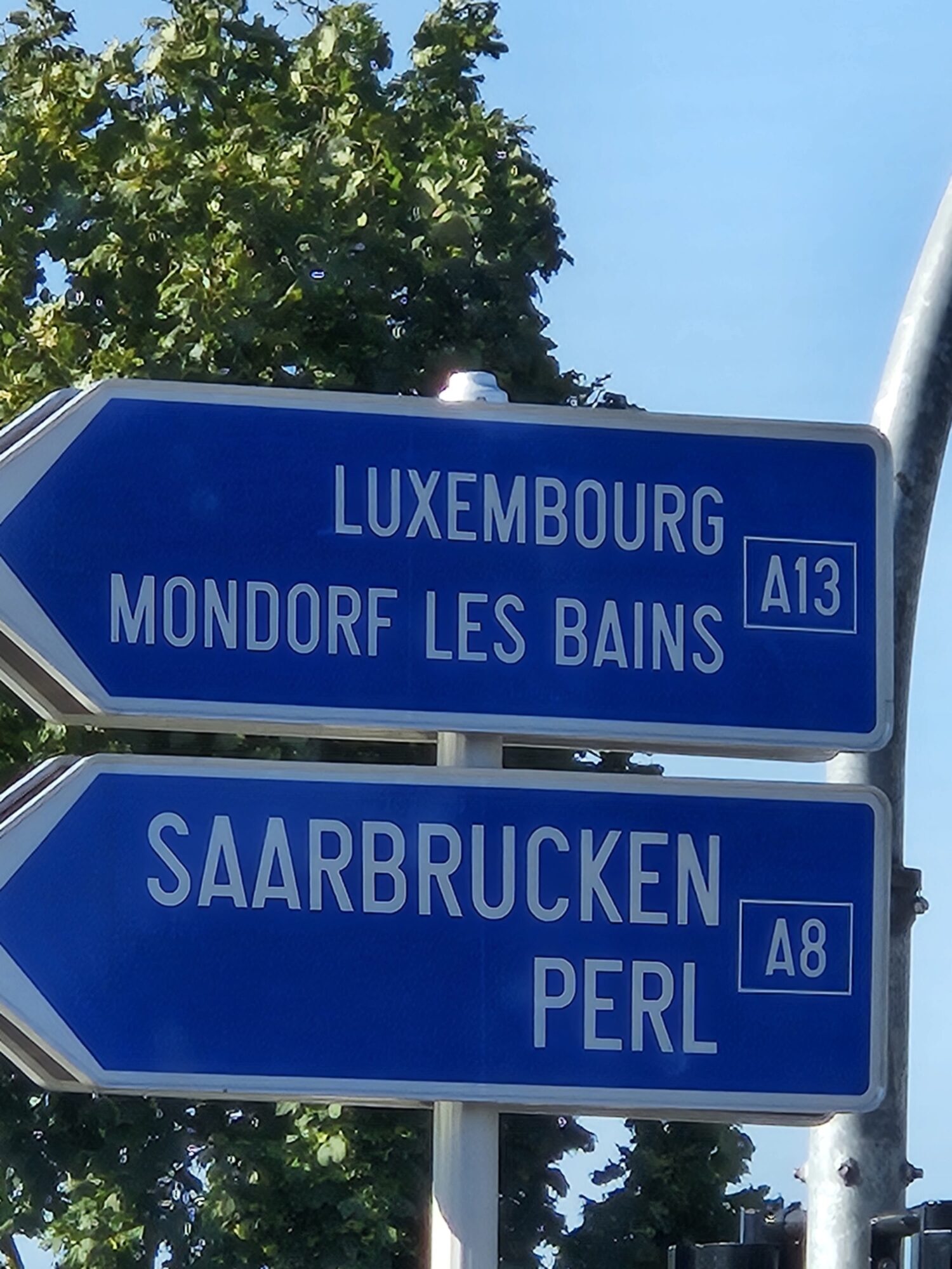 Wegschild II Saarbrücken