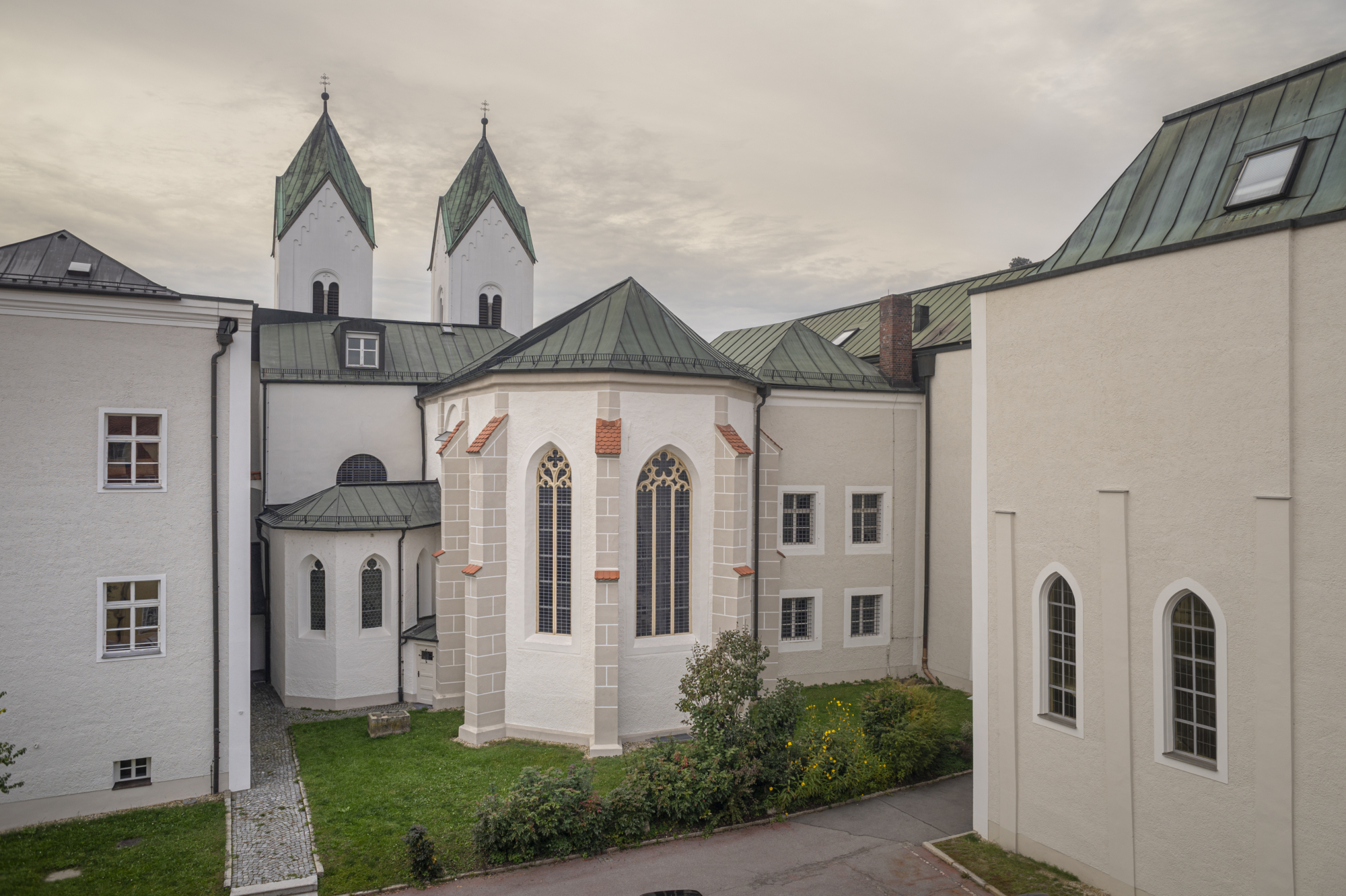 Niedernburg Innenhof