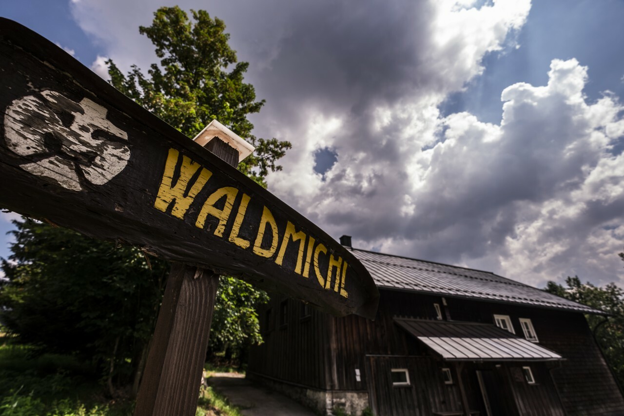 Schild zum Waldmichl