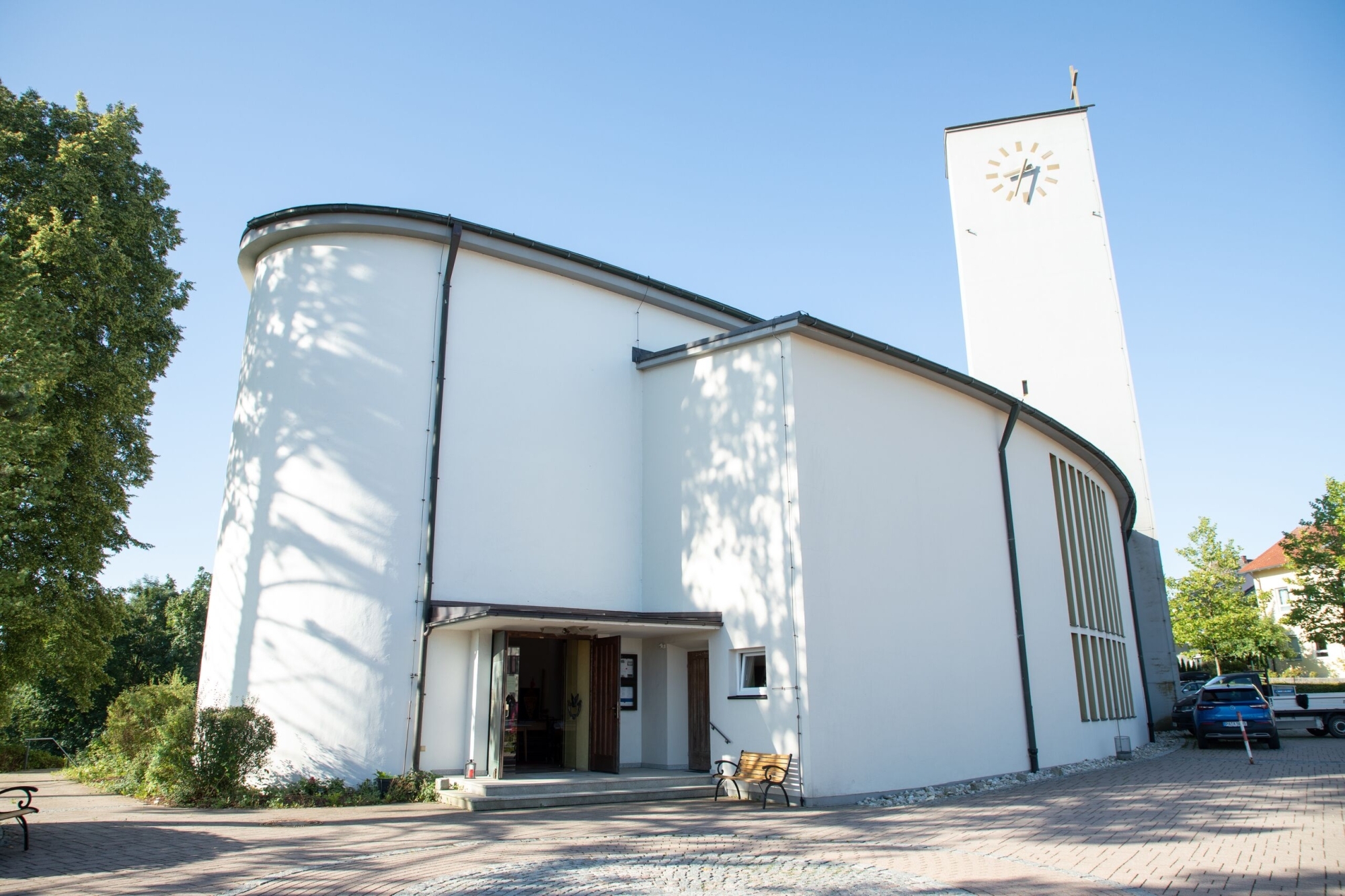 Mittel Kirche Auferstehung Christi Neustift Wolfgang Christian Bayer
