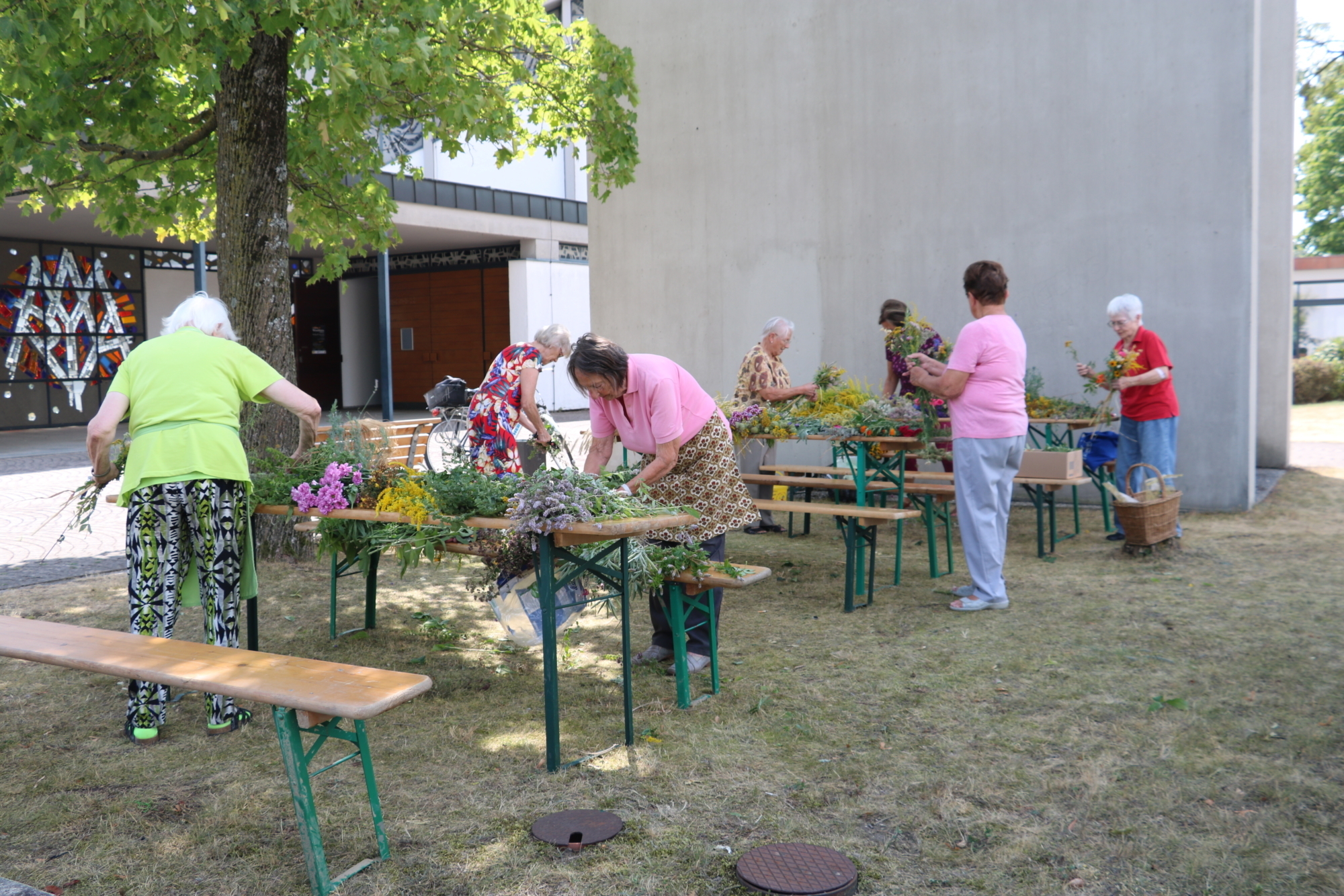 2022 08 August 13 Kraeuterbuschenbinden ZULF 14