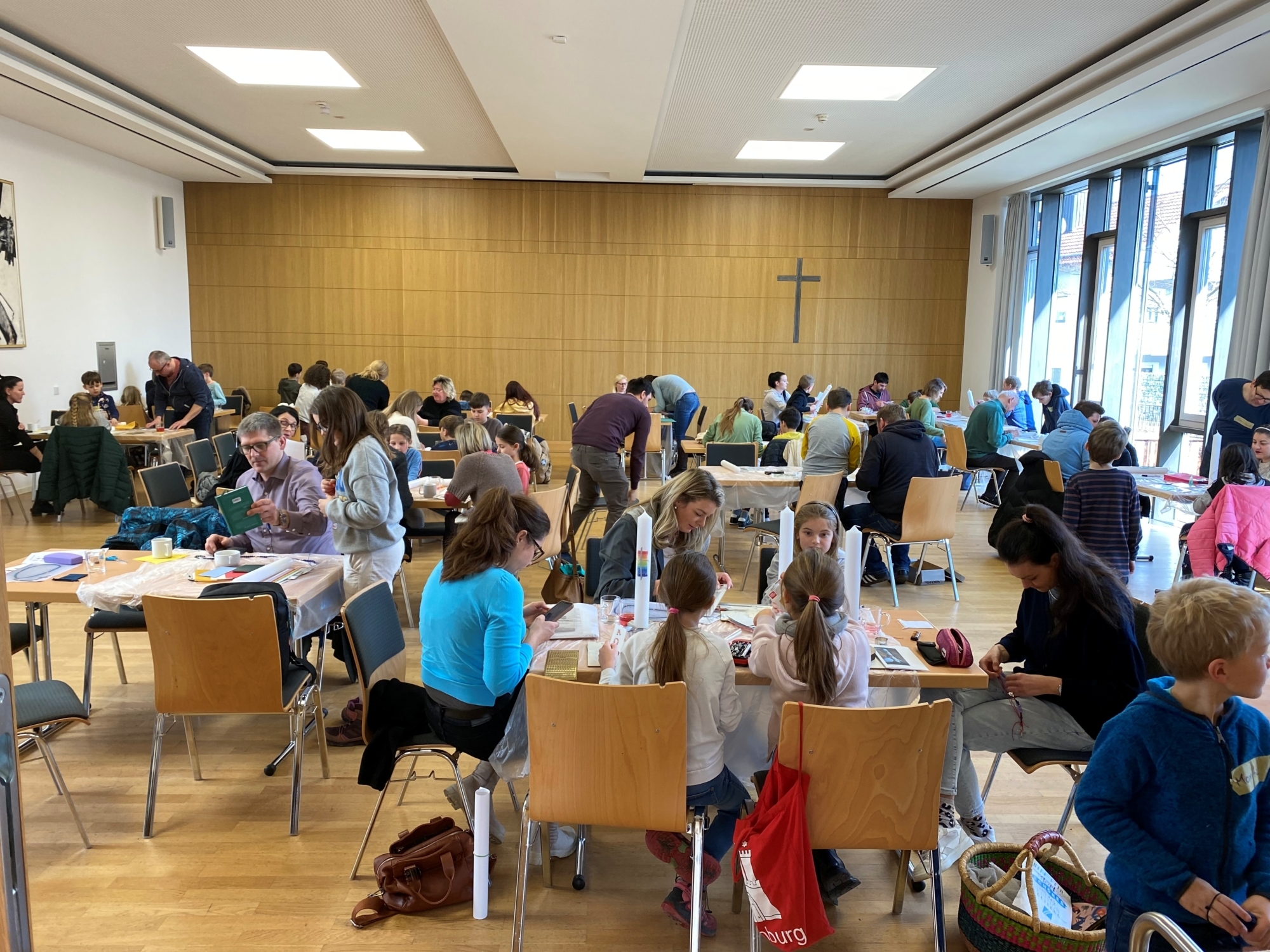 2023 03 Maerz 04 Erstkommunionkerzen basteln