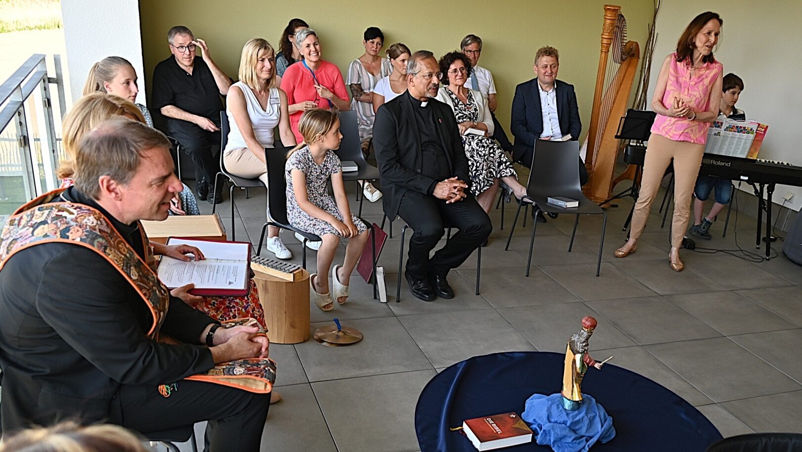 2025 05 02 Bischof Stefan Oster in Eichendorf Haus Anna UA 67