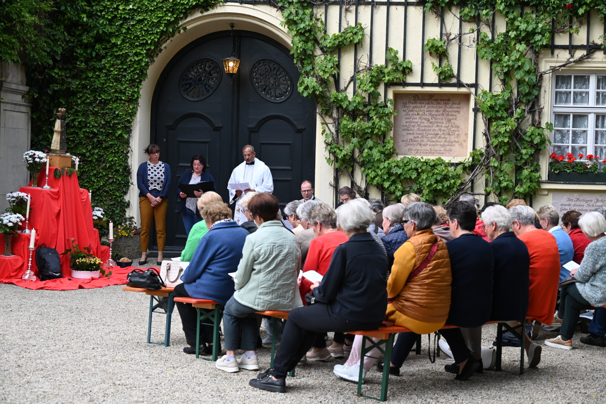2025 05 21 Maiandacht Schlossrondell Adldorf Graf Arco auf Valley UA 43