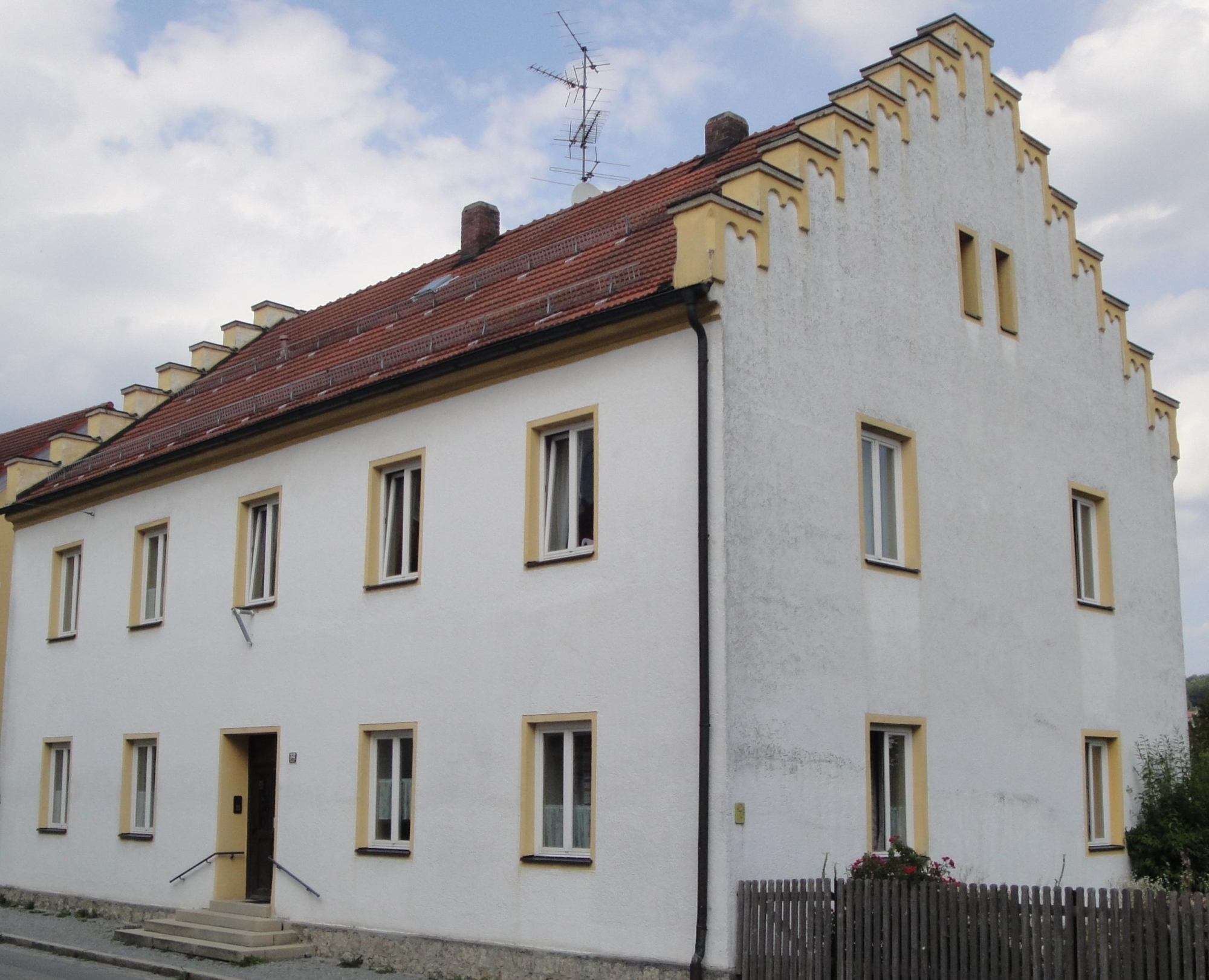 Gri Pfarrhaus außen