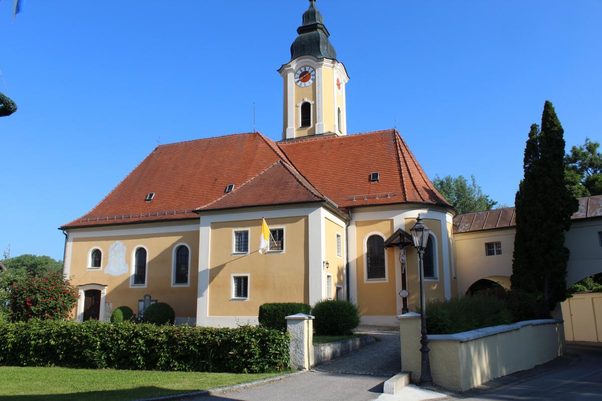Pfarrkirche Adldorf Außenansicht
