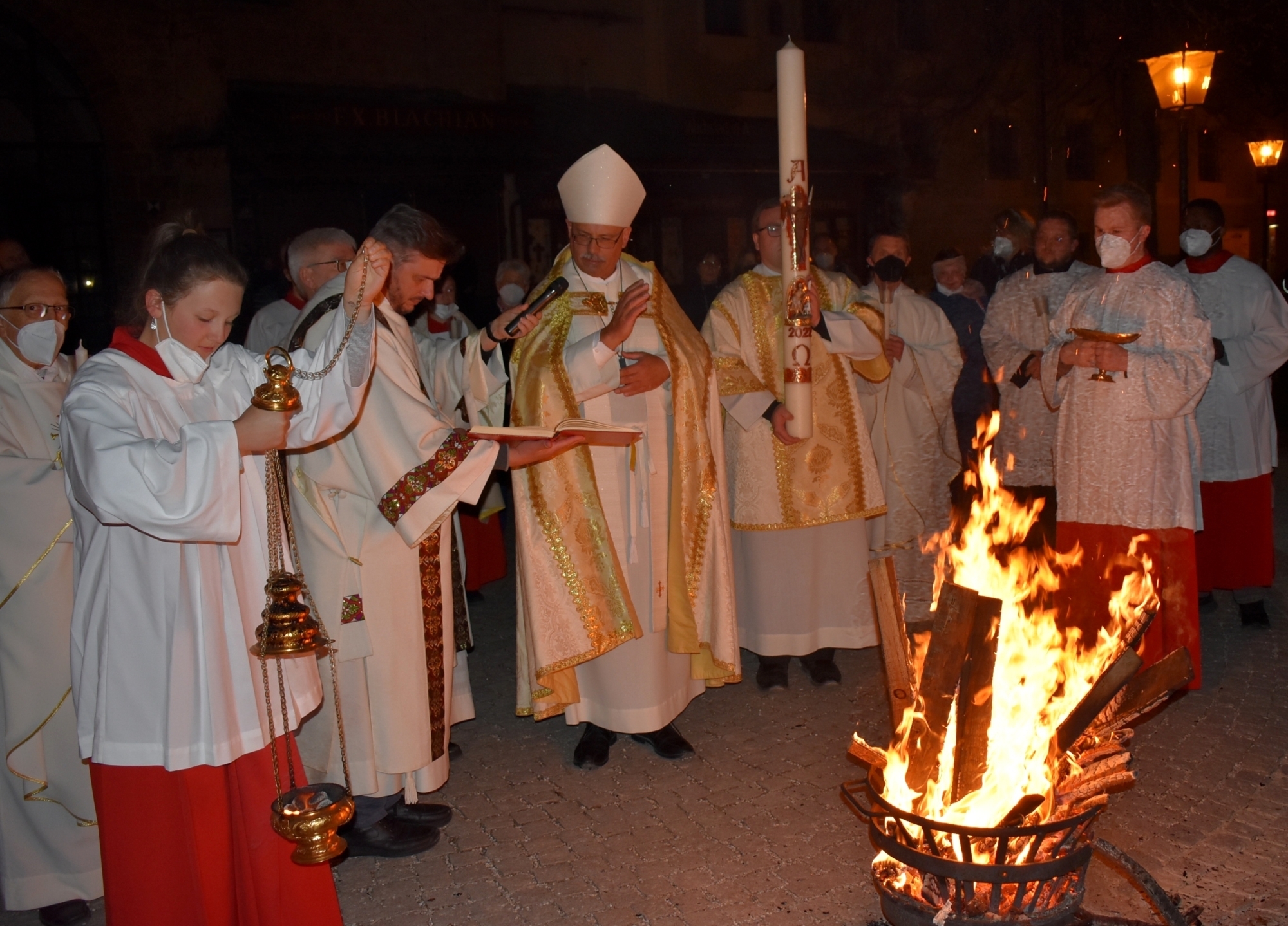 SPJ Osternacht Pfarrei St Philippus und Jakobus A Oe Feuerweihe 16 04 2022 1