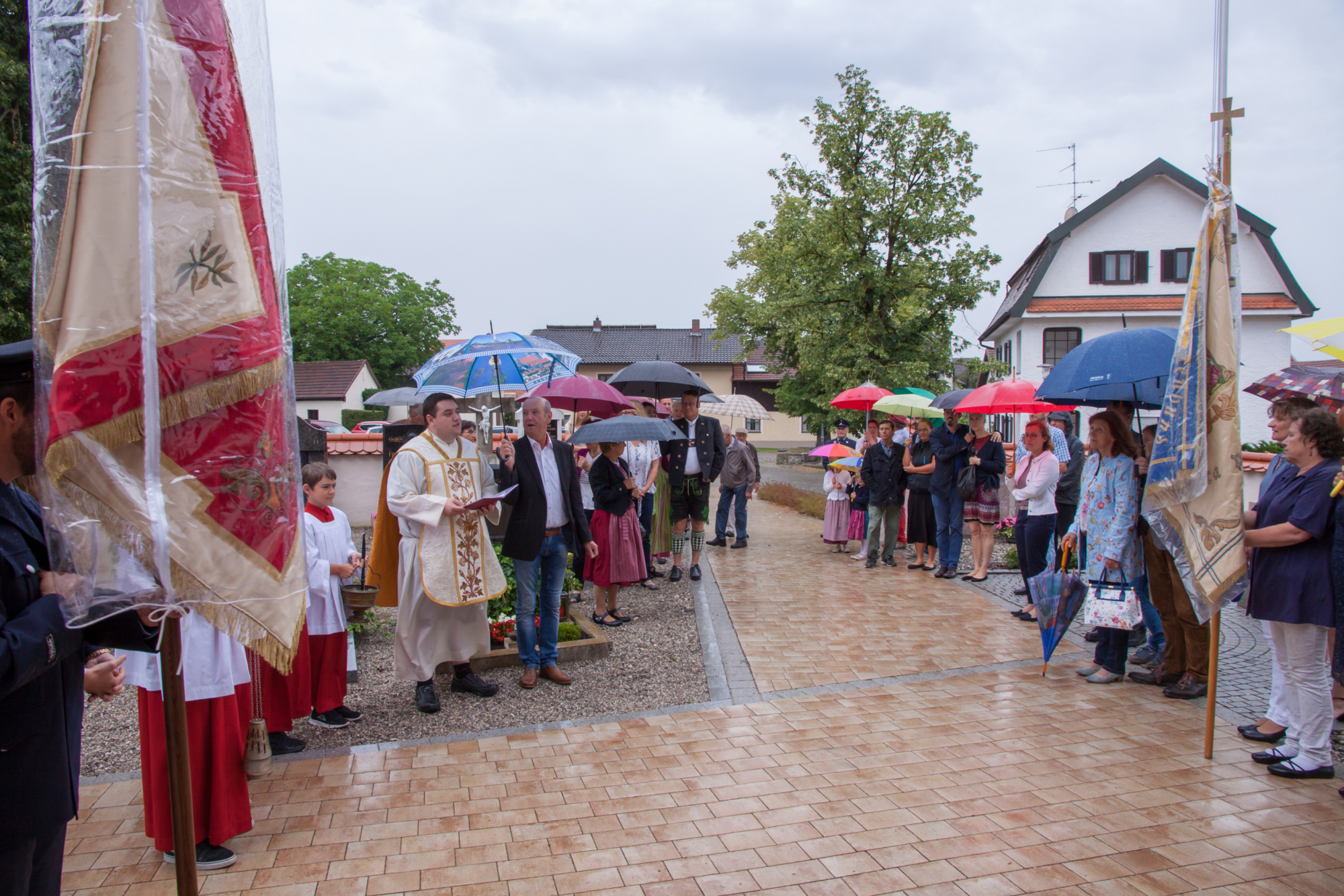 Uhh_2019_07_Nachrichten_Segnung Weg