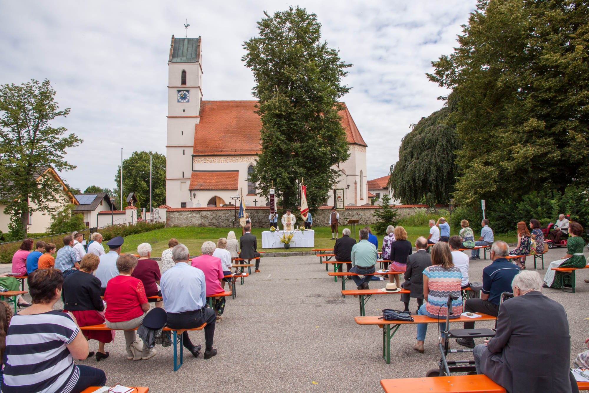 Gottesdienst am Dorfplatz