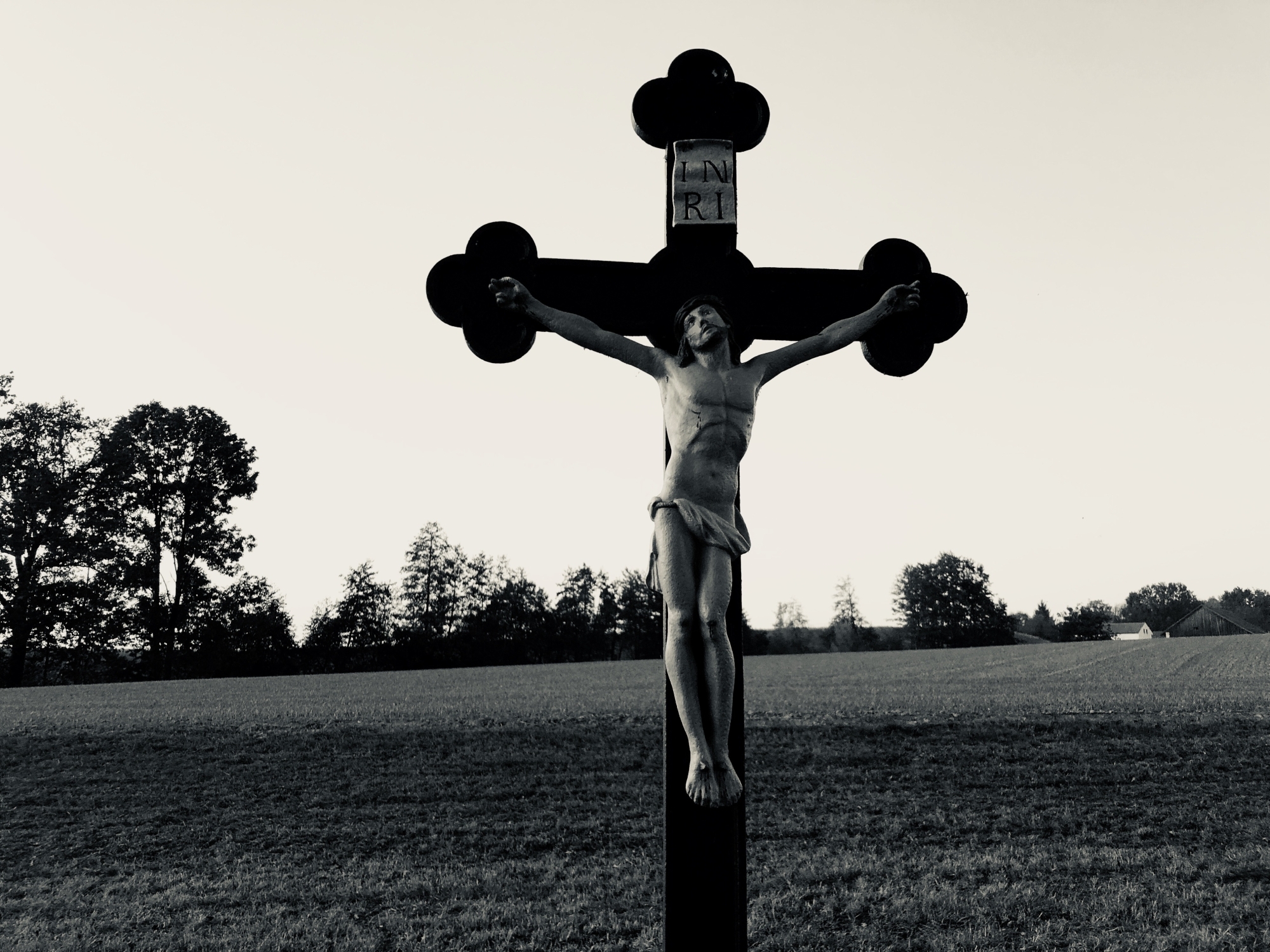 Wegkreuz schwarzweiss Monika Zieringer