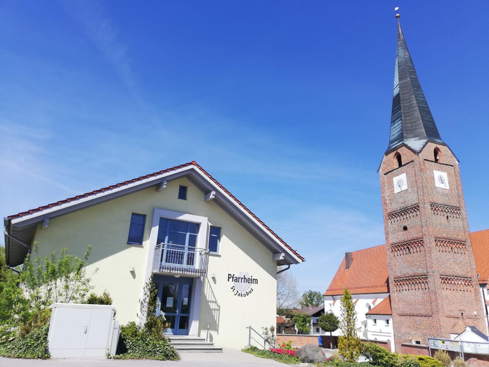 Wittibreut Kirche Pfarrheim